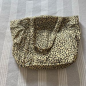 Nearly New Baggu Cloud Bag Retired Honey Leopard